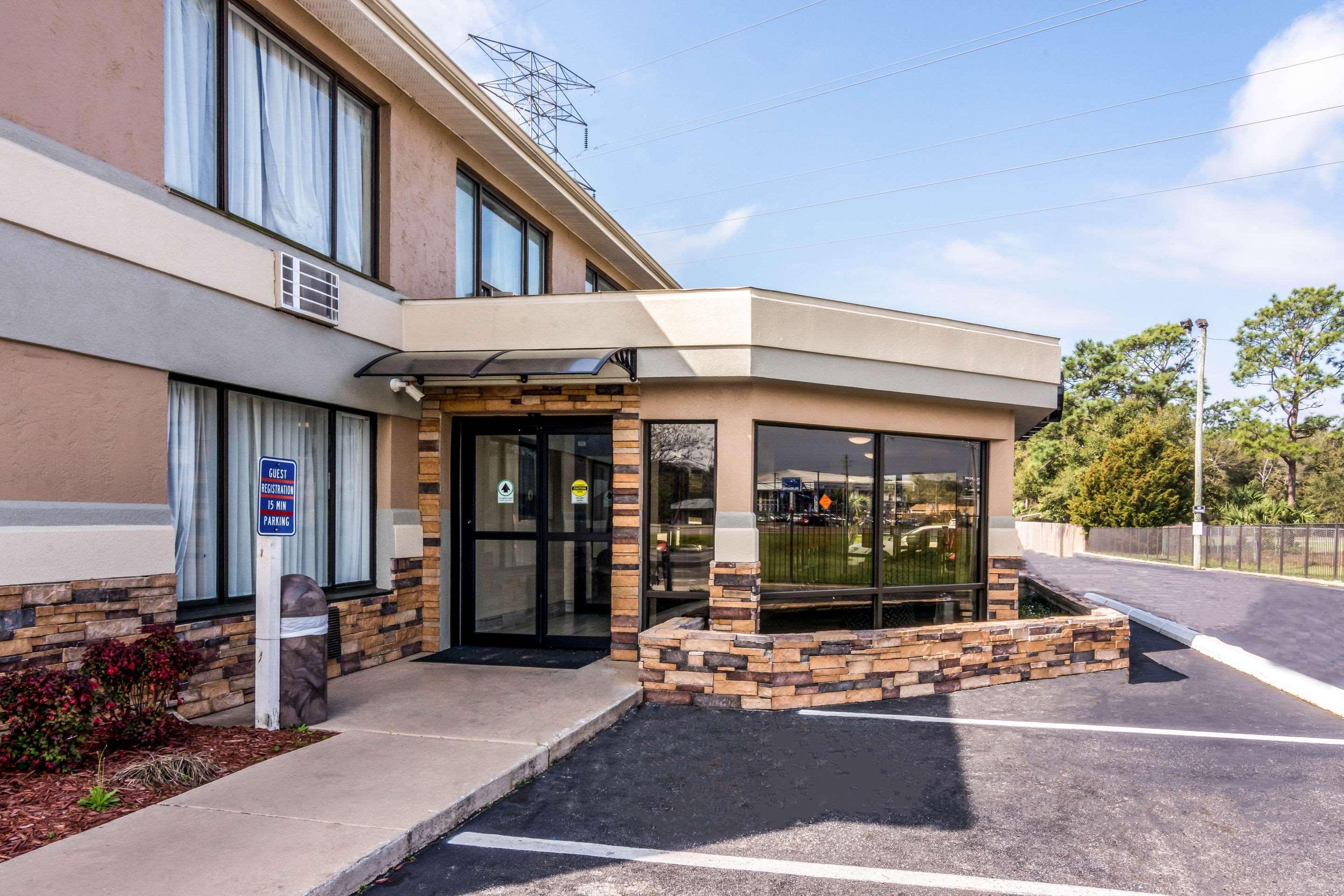 Clarion Inn Ferry Pass Exterior foto